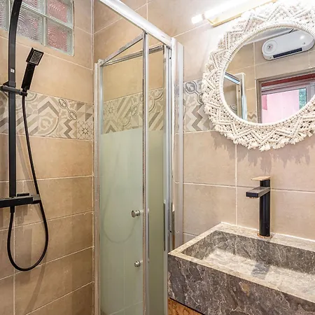 Lou Clapas By Interhome La Londe-les-Maures